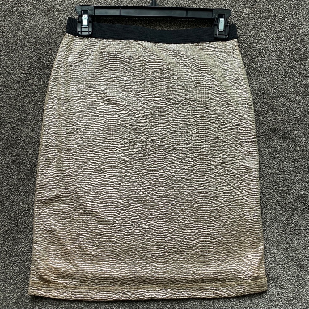 ⚜️Gold/Silver Skirt Forever21 - Picture 3 of 6